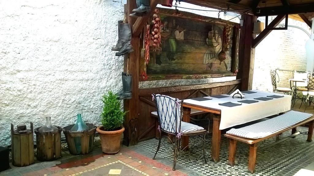 Penzion A Restauracia Toldi Galanta Eksteriør bilde