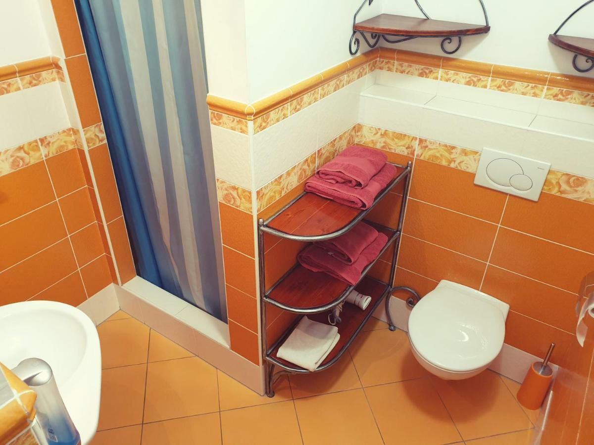 Penzion A Restauracia Toldi Galanta Eksteriør bilde